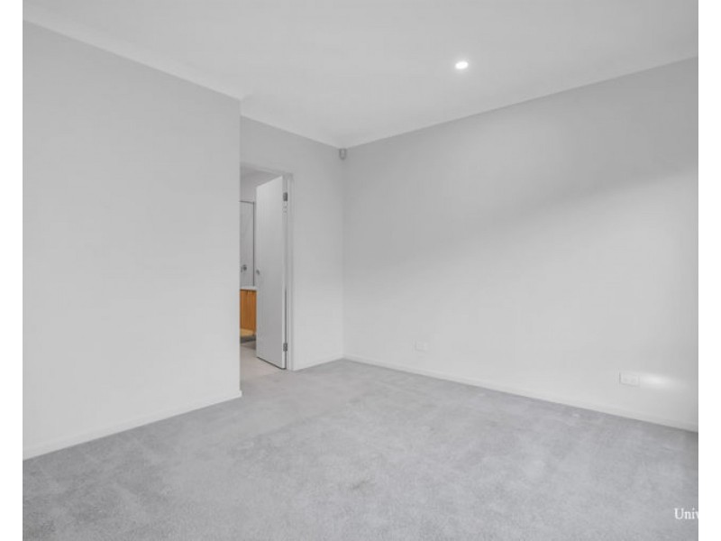 8 Claude street, Kalkallo VIC 3064