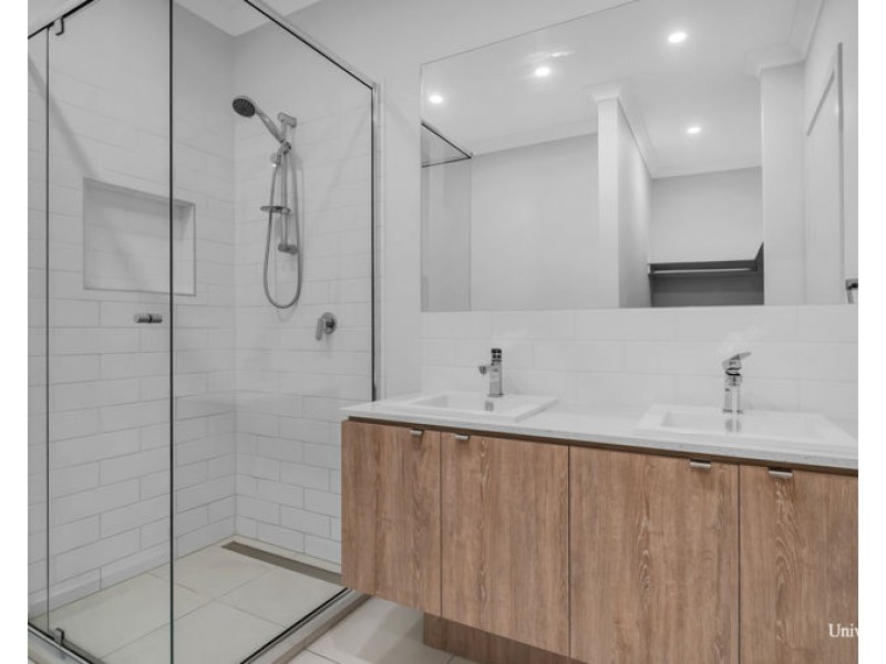 8 Claude street, Kalkallo VIC 3064