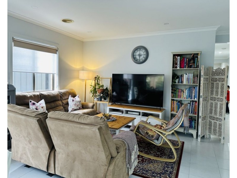 22 Hues Street, Craigieburn VIC 3064