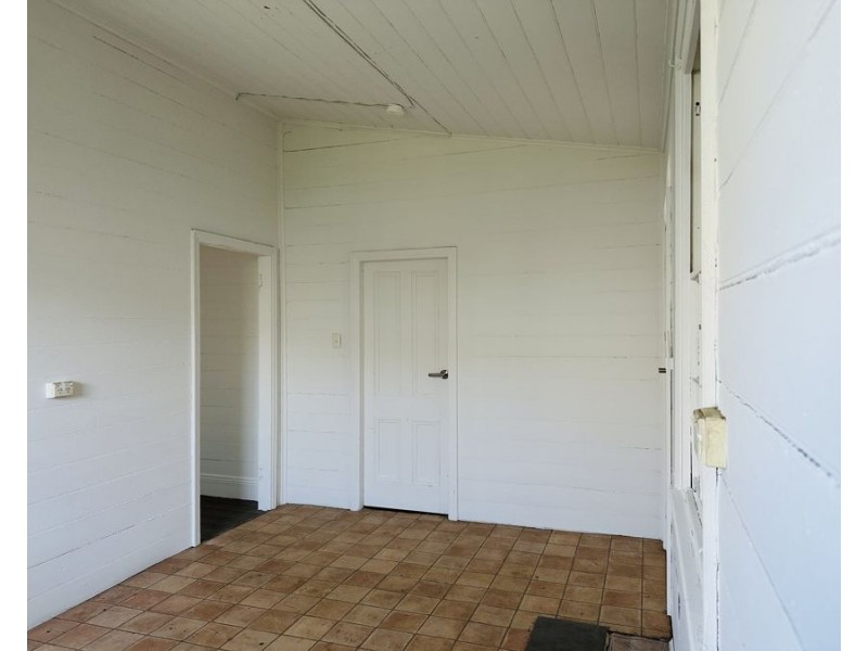 39 OAK STREET, Seymour VIC 3660