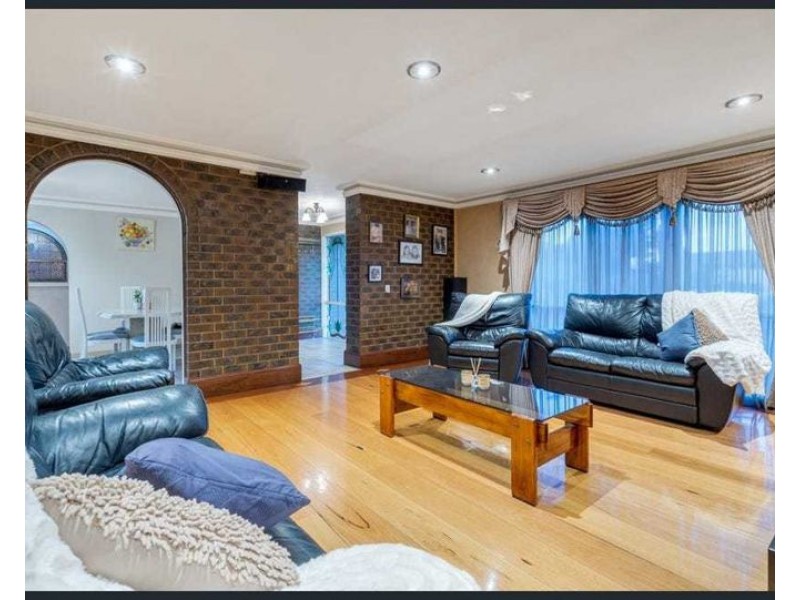 44 Hothlyn Drive, Craigieburn VIC 3064