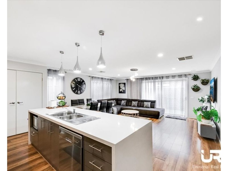16 Nebula Cresent, Mickleham VIC 3064