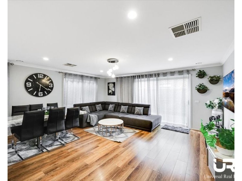 16 Nebula Cresent, Mickleham VIC 3064