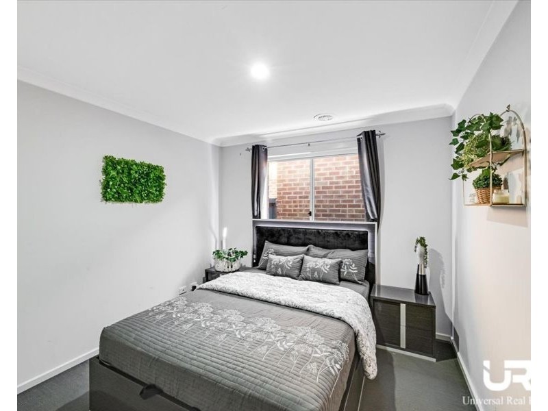 16 Nebula Cresent, Mickleham VIC 3064