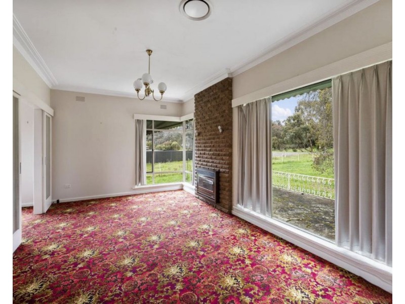 28 GOLF LINKS ROAD, Maiden Gully VIC 3551