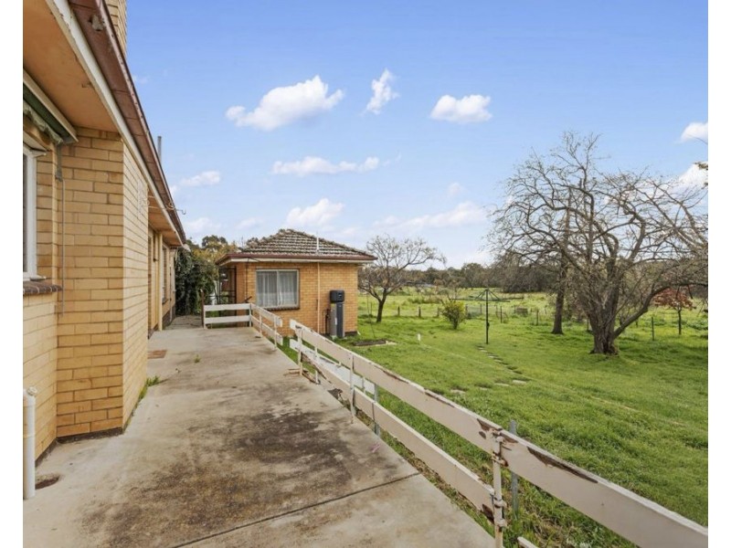 28 GOLF LINKS ROAD, Maiden Gully VIC 3551