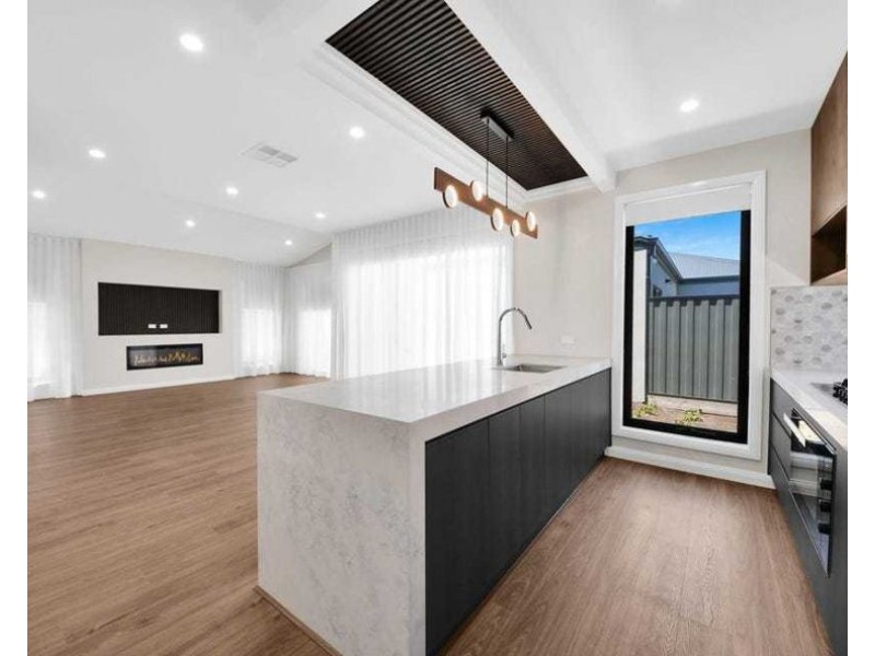 92 Farm Crescent, Donnybrook VIC 3064