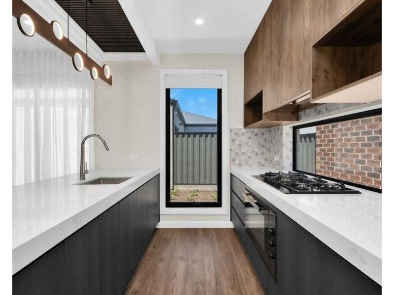 92 Farm Crescent, Donnybrook VIC 3064