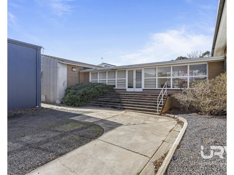 110 Elizabeth St, Ararat VIC 3377