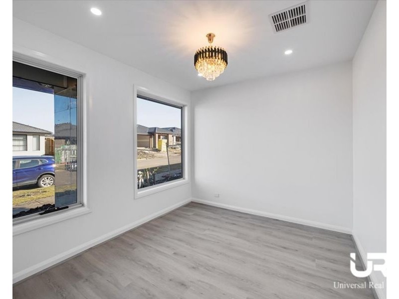 30 FORESHORES DRIVE, Donnybrook VIC 3064