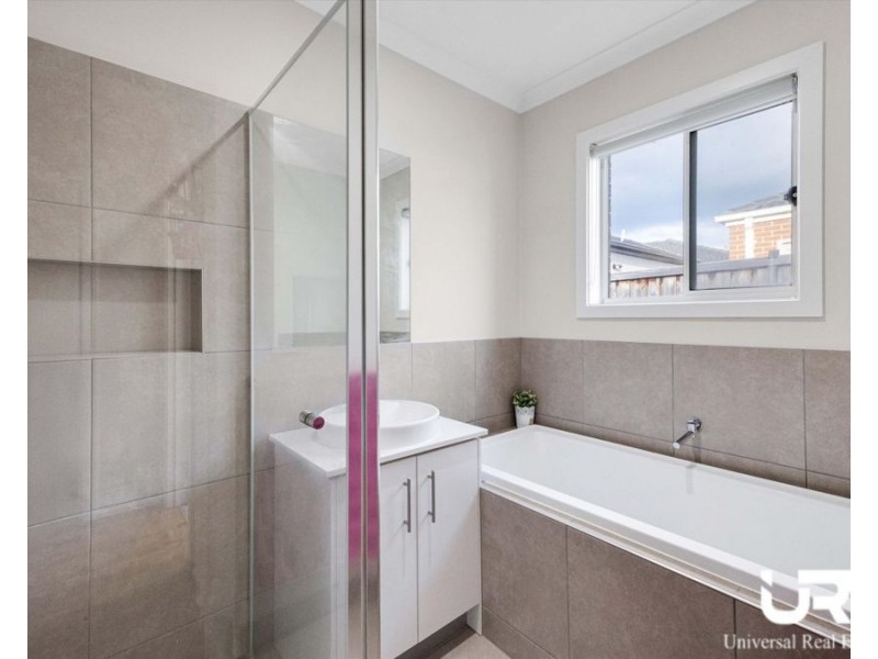 16 Luppino Street, Donnybrook VIC 3064