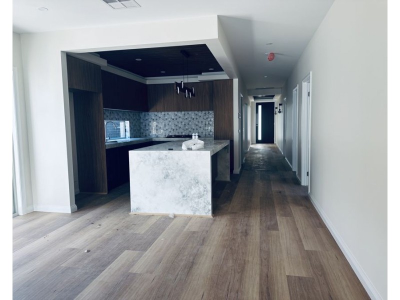 10 Stringybark Drive, Donnybrook VIC 3064