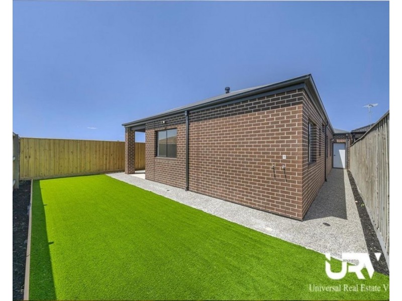 82 Blue Lake Drive, Wallan VIC 3756