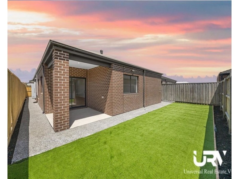 82 Blue Lake Drive, Wallan VIC 3756