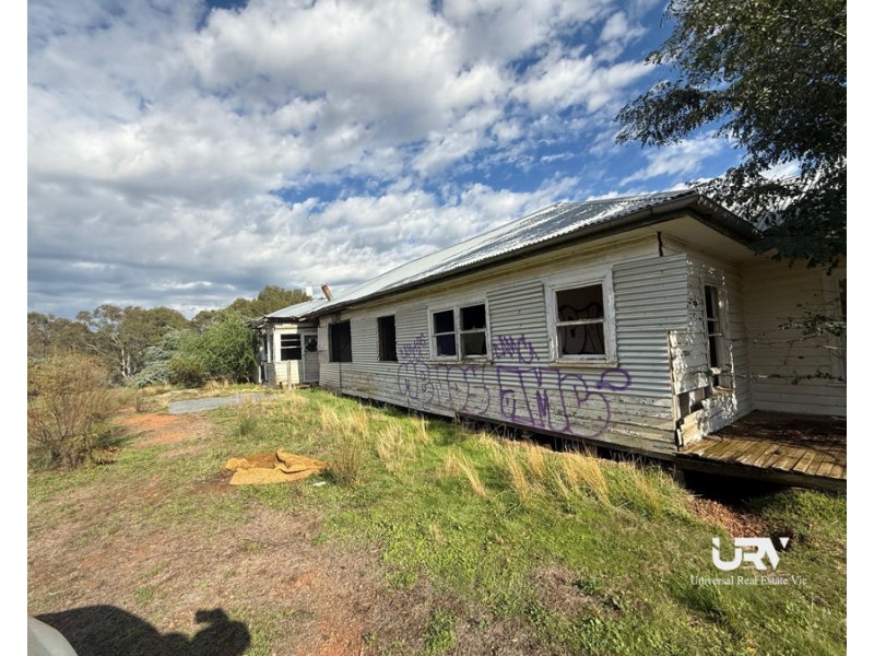 20 Forest Drive, Heathcote VIC 3523