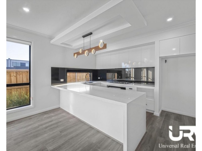 28 Proserpine Crescent, Donnybrook VIC 3064