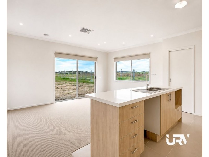 3 Valetta Street, Mickleham VIC 3064
