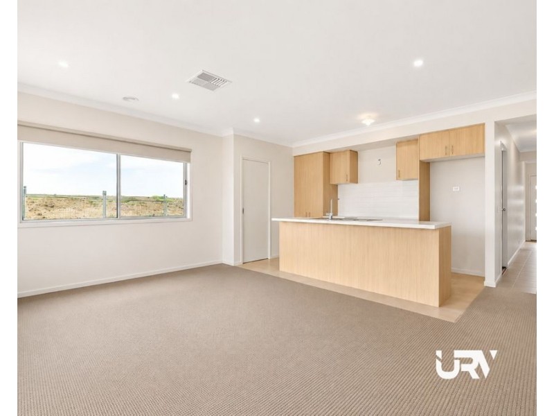 3 Valetta Street, Mickleham VIC 3064