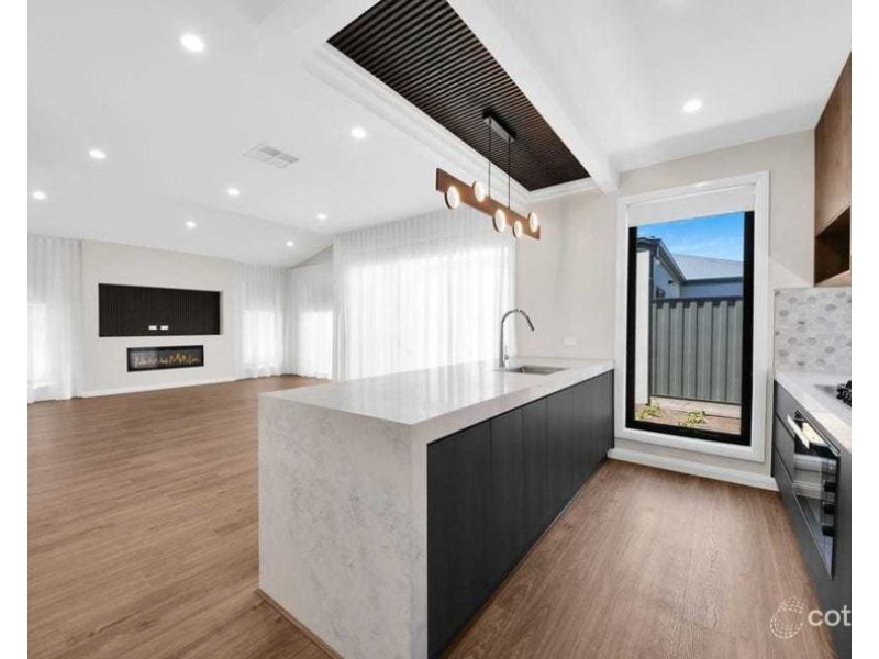 92 Farm Crescent, Donnybrook VIC 3064