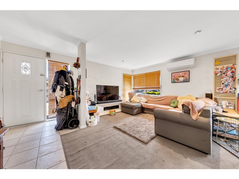 34 WHITSUNDAY DR, Hoppers Crossing VIC 3029