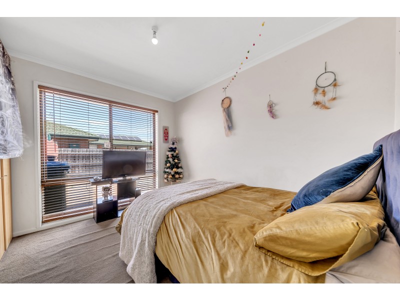 34 WHITSUNDAY DR, Hoppers Crossing VIC 3029