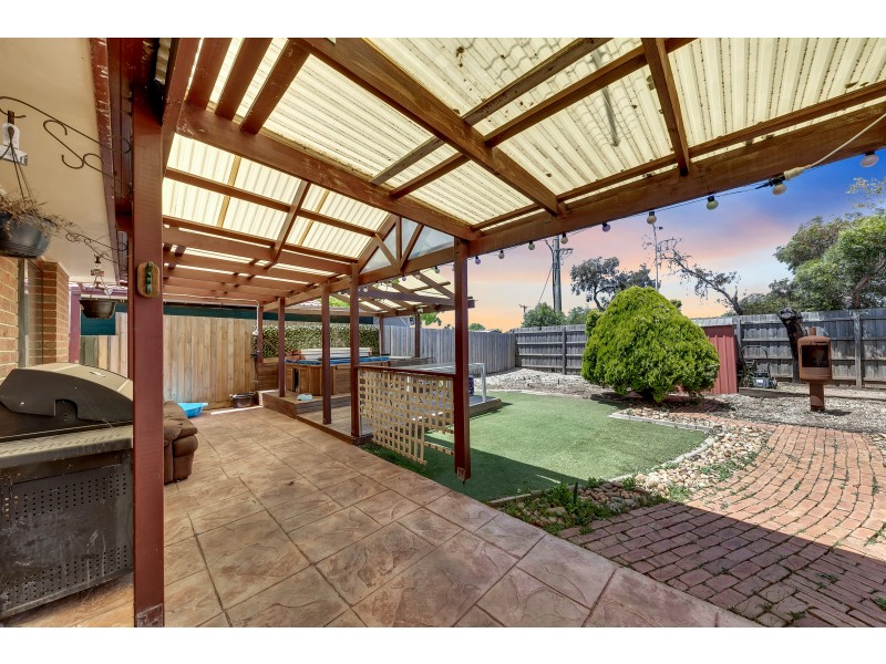 34 WHITSUNDAY DR, Hoppers Crossing VIC 3029