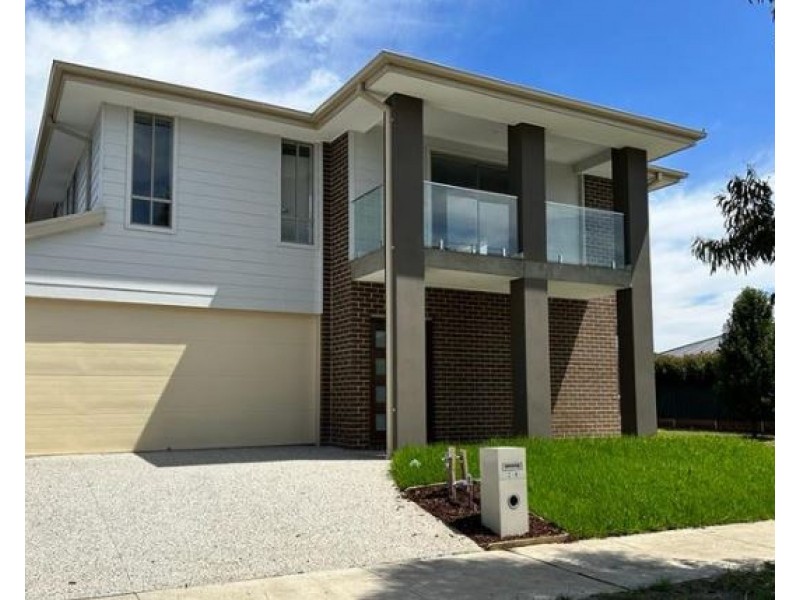 28 Hammer smith way, Cranbourne VIC 3977