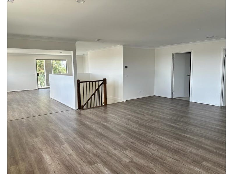 28 Hammer smith way, Cranbourne VIC 3977