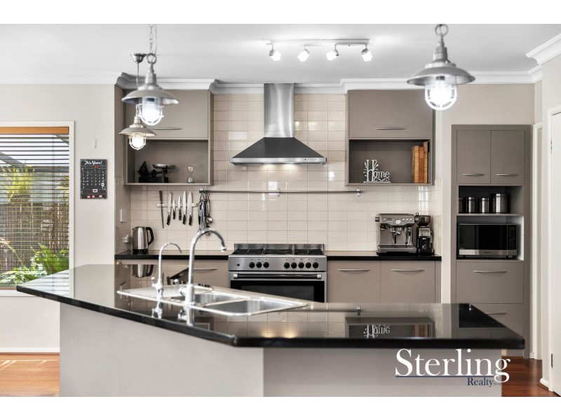 72 Tournament Drive, Sanctuary Lakes VIC 3030