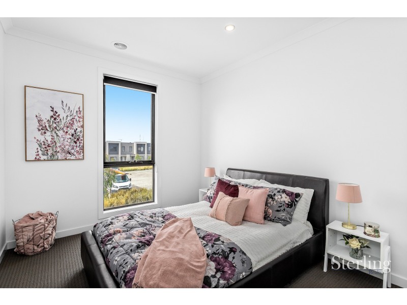 10 Nostrand Walk, Point Cook VIC 3030