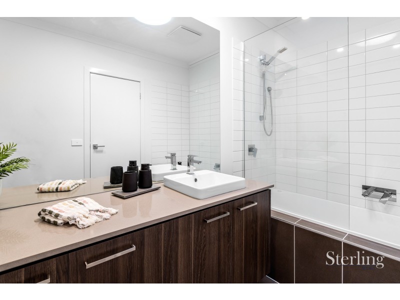 10 Nostrand Walk, Point Cook VIC 3030