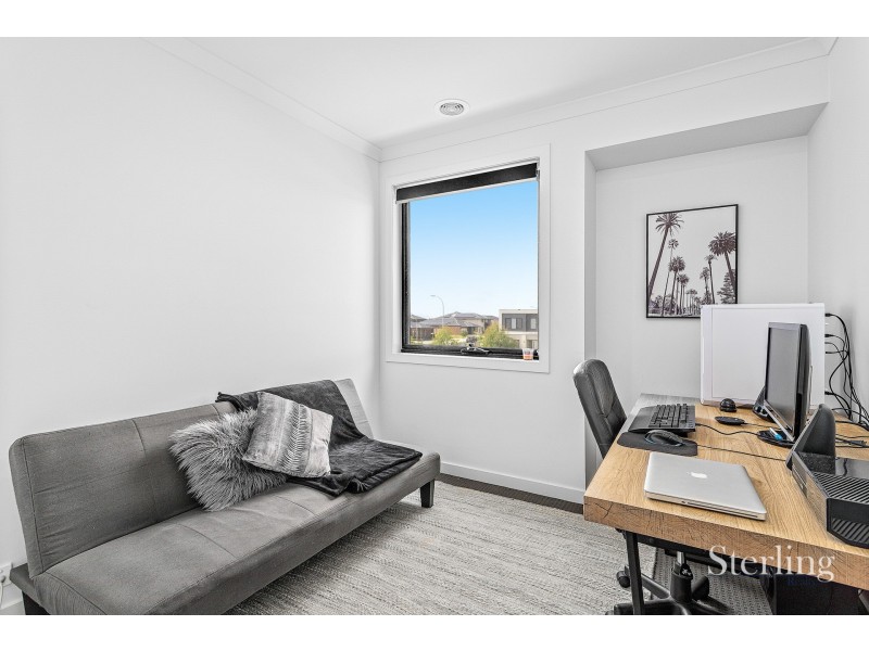 10 Nostrand Walk, Point Cook VIC 3030