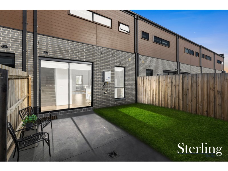 10 Nostrand Walk, Point Cook VIC 3030