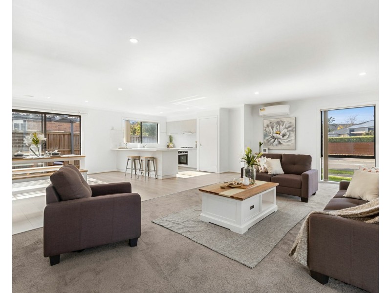39 Hibiscus Cres, Point Cook VIC 3030