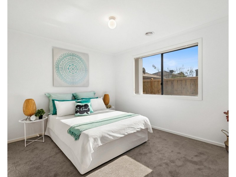 39 Hibiscus Cres, Point Cook VIC 3030