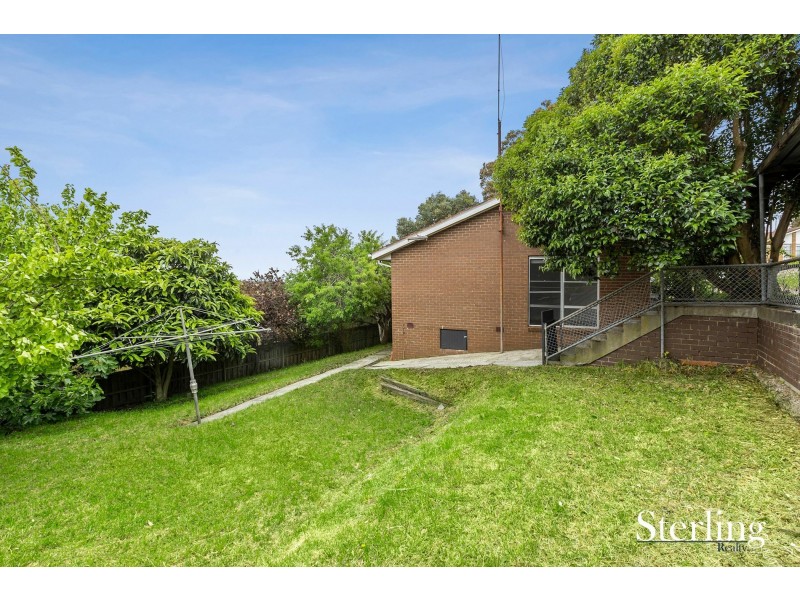 19 Hendricks Crescent, Jacana VIC 3047