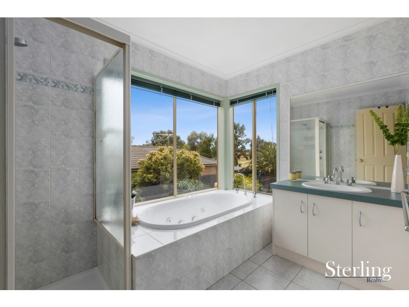 8 Greenfield Court, Werribee VIC 3030