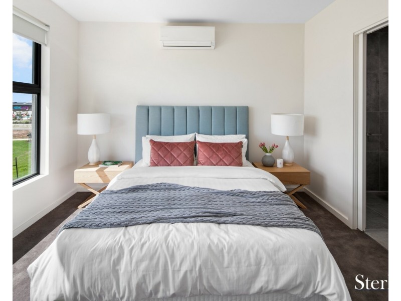 32 Nolita Walk, Point Cook VIC 3030