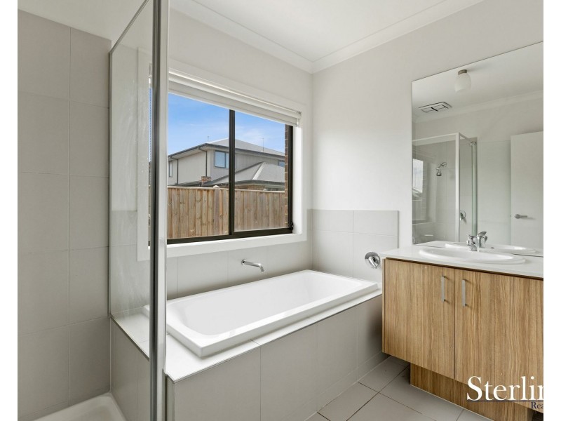 16 Carnegie Road, Point Cook VIC 3030