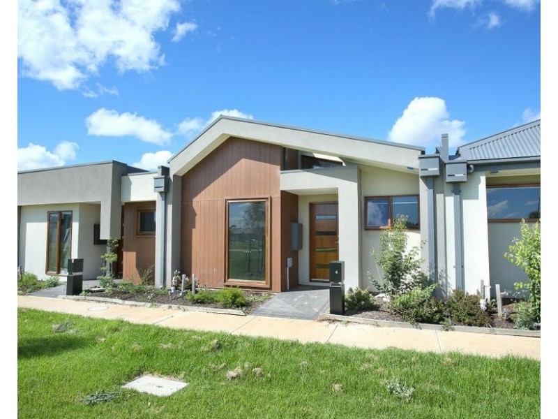 4 Flowering Walk, Tarneit VIC 3029