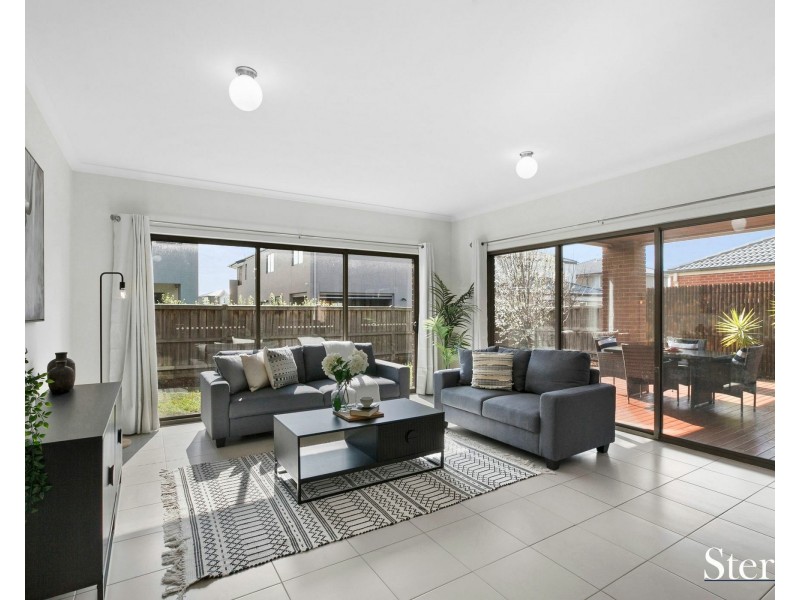 325 Saltwater Prom, Point Cook VIC 3030