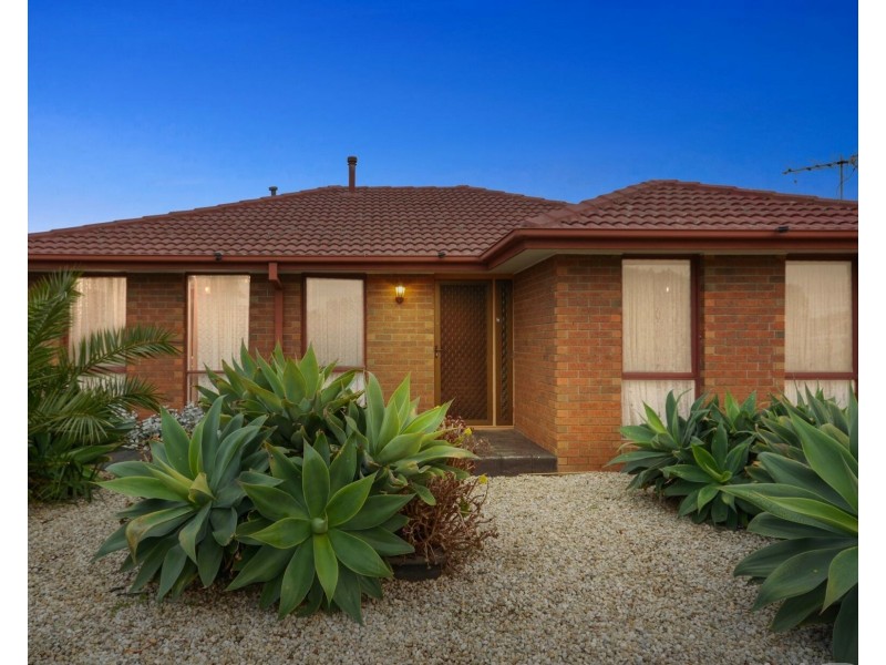17 Thornbill Dr, Werribee VIC 3030
