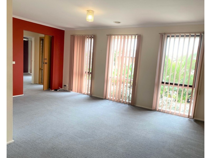 17 Thornbill Dr, Werribee VIC 3030