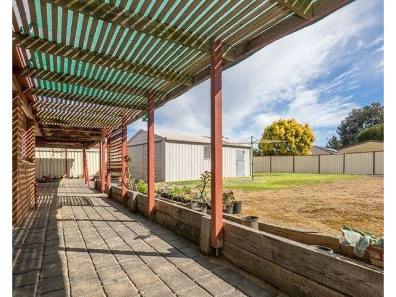 17 Thornbill Dr, Werribee VIC 3030