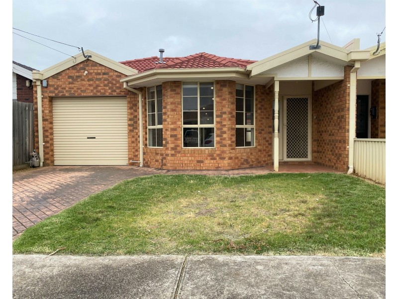 13 Egan St, Deer Park VIC 3023