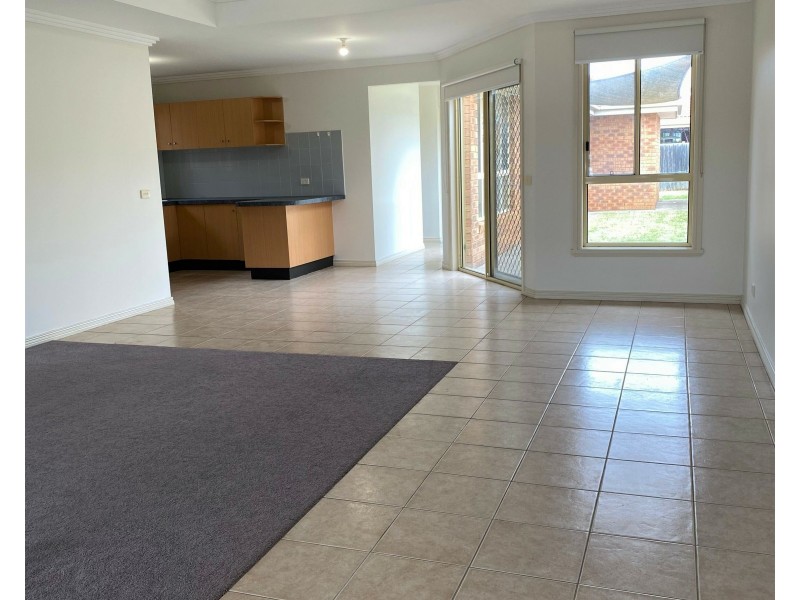 13 Egan St, Deer Park VIC 3023