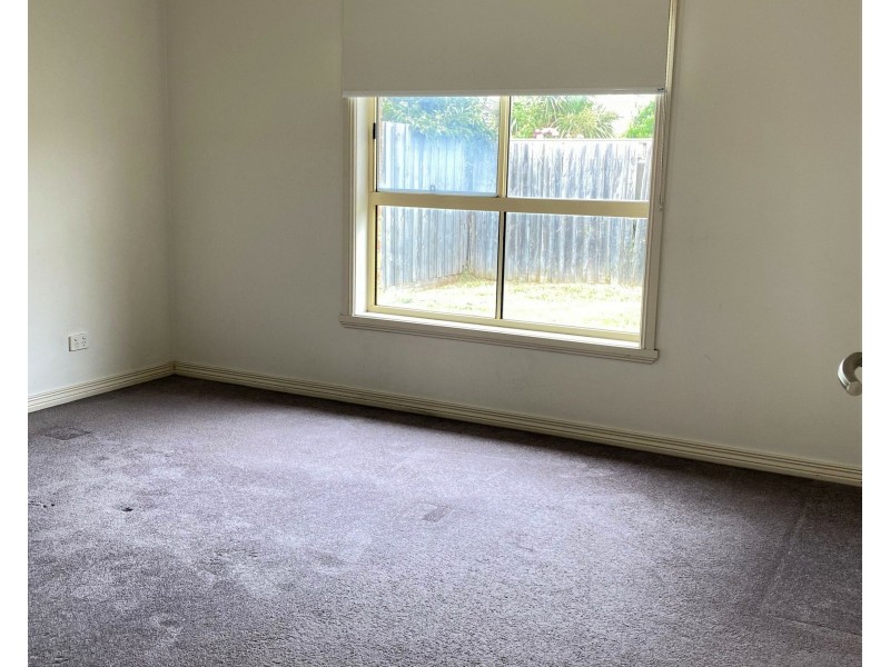 13 Egan St, Deer Park VIC 3023