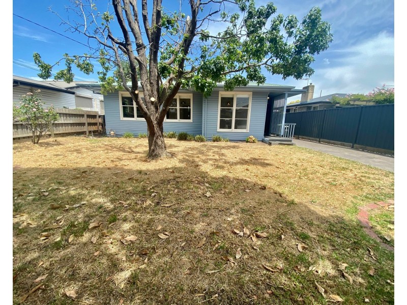 81 Mcmahon Rd, Reservoir VIC 3073