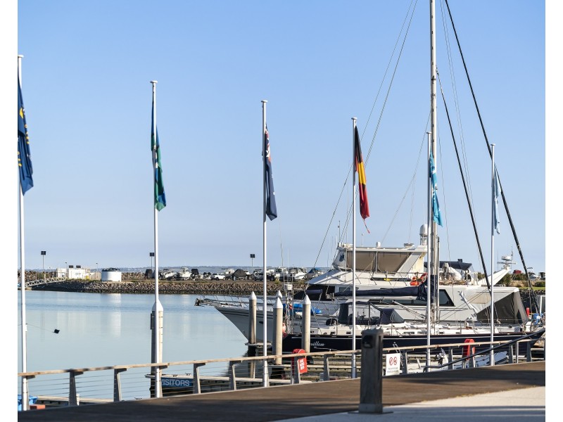 413/33 Quay Boulevard, Werribee South VIC 3030