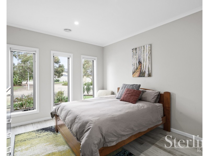 13 Ellis Close, Sanctuary Lakes VIC 3030